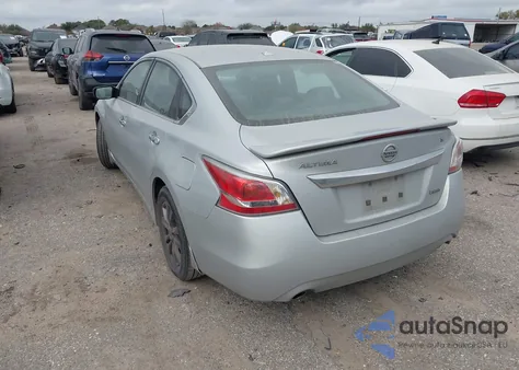 2015 Nissan Altima 2.5 S из США, поврежденный, VIN 1N4AL3AP9FN895823